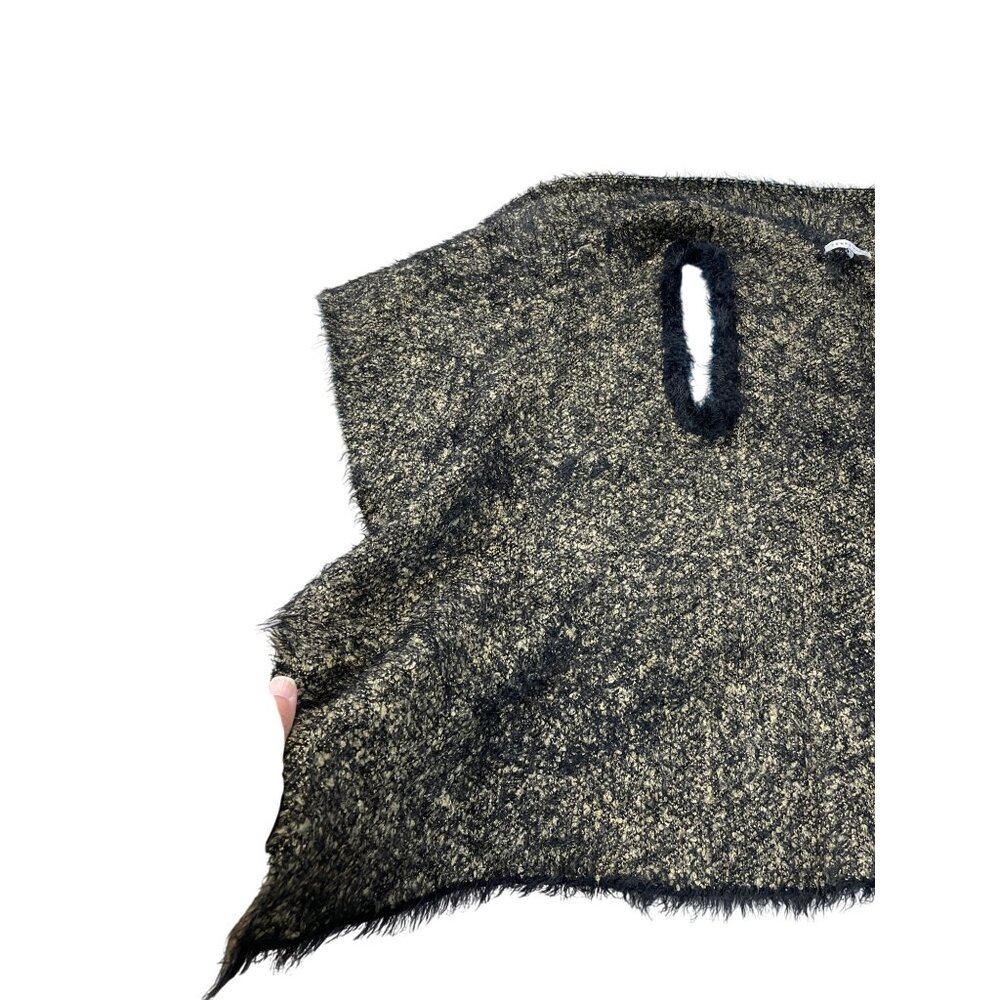 Tempo Paris womans beige black Eye-Pattern Poncho Shawl size M/L SKU 9292 - Picture 8 of 12